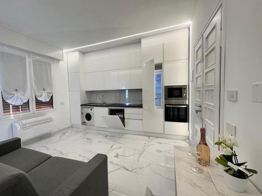 Suite Aurora Luxury In The Center Of Σαν Ρέμο Εξωτερικό φωτογραφία